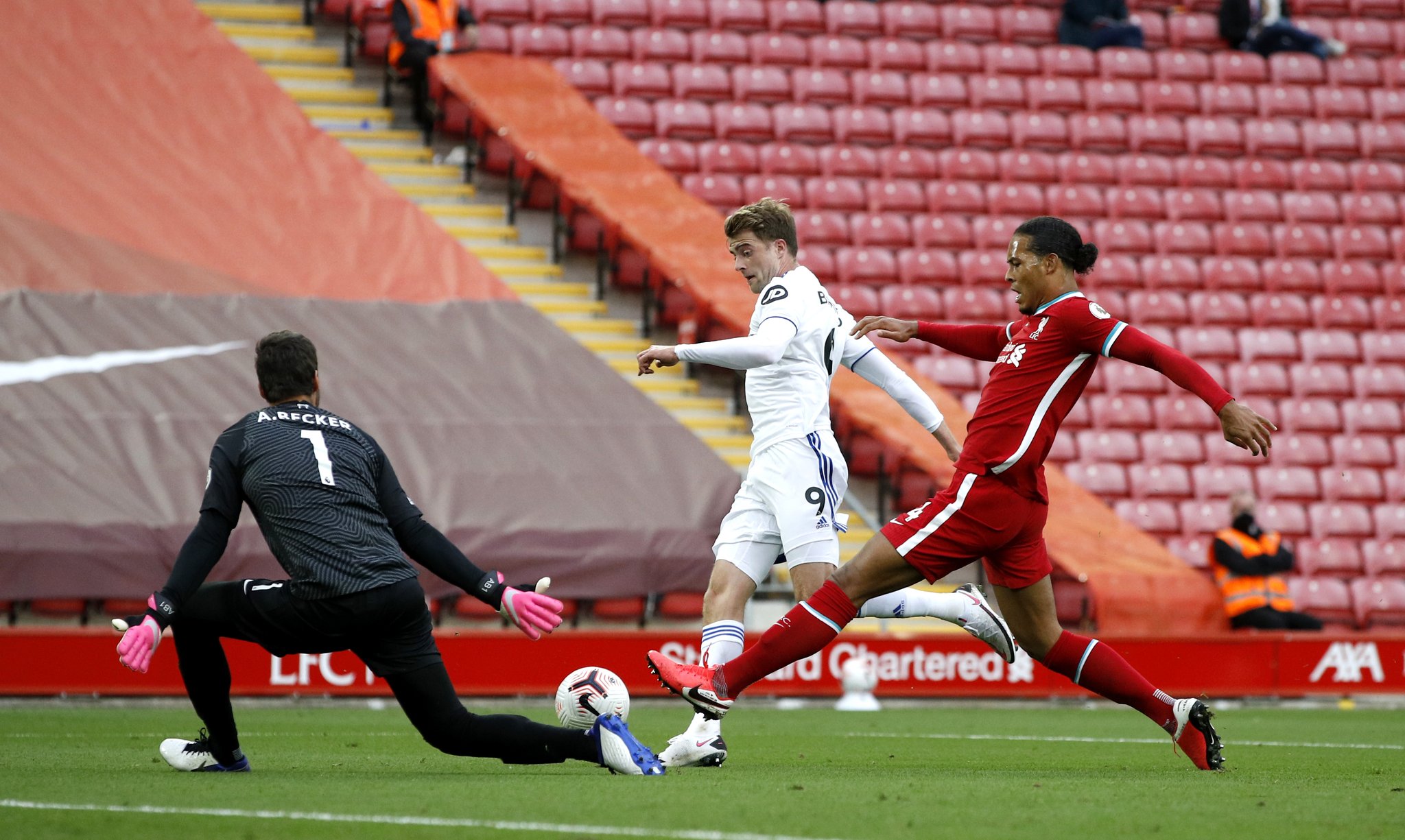 够在关键时 够在关键时